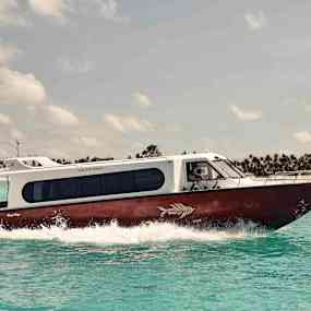 Speed boat