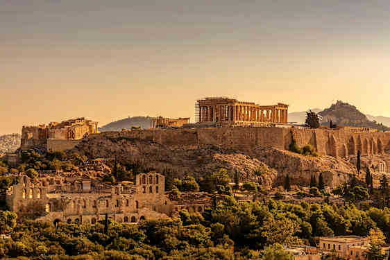 En bild på Akropolis i Aten med Parthenon synligt i förgrunden. (AI-genererad text)