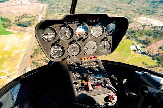 Vy från insidan av en helikopter