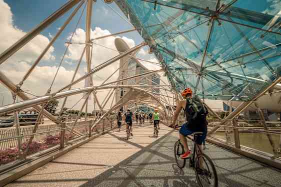 Människor som cyklar i Singapore