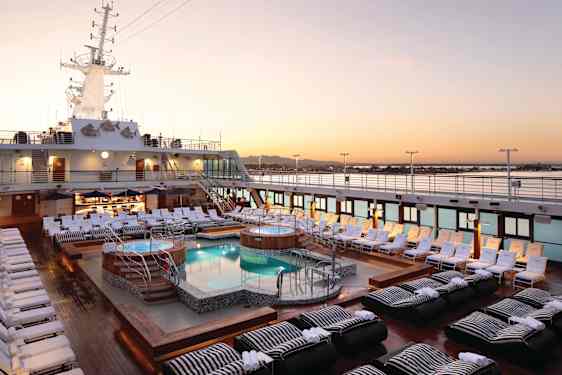 Pool ombord på Azamara Cruises