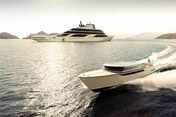 Four Seasons Yachts till havs