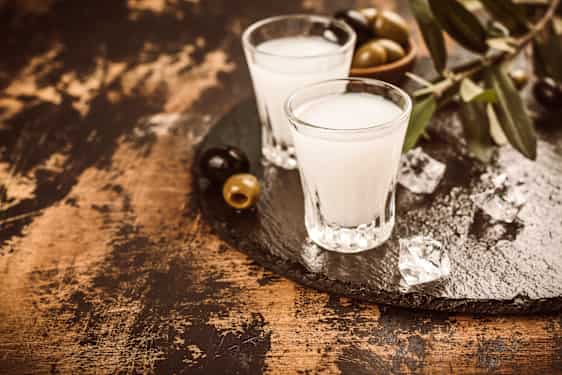 Två glas ouzo 