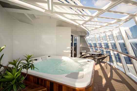 Poolområde på MSC World America