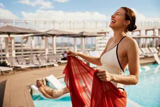 Kvinna ombord på Celebrity Cruises