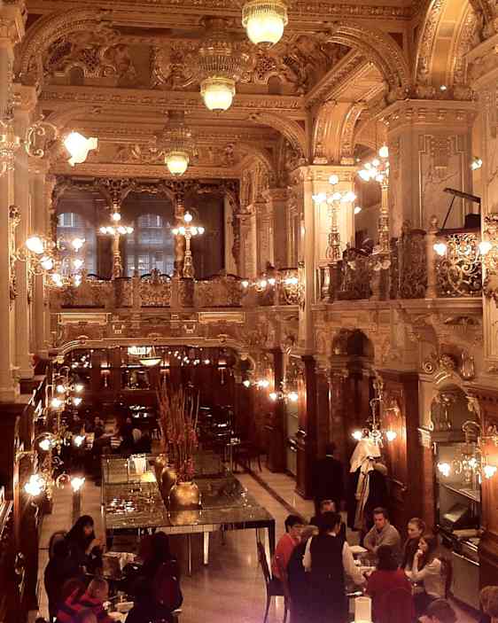 Kända New York Cafe i Budapest