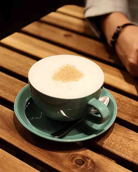 En kopp kaffe på café i Kuala Lumpur