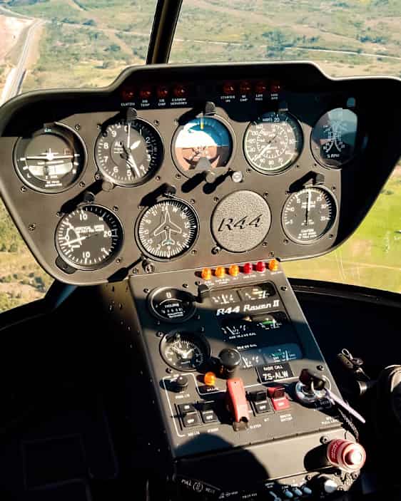 Vy från insidan av en helikopter