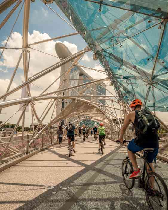 Människor som cyklar i Singapore