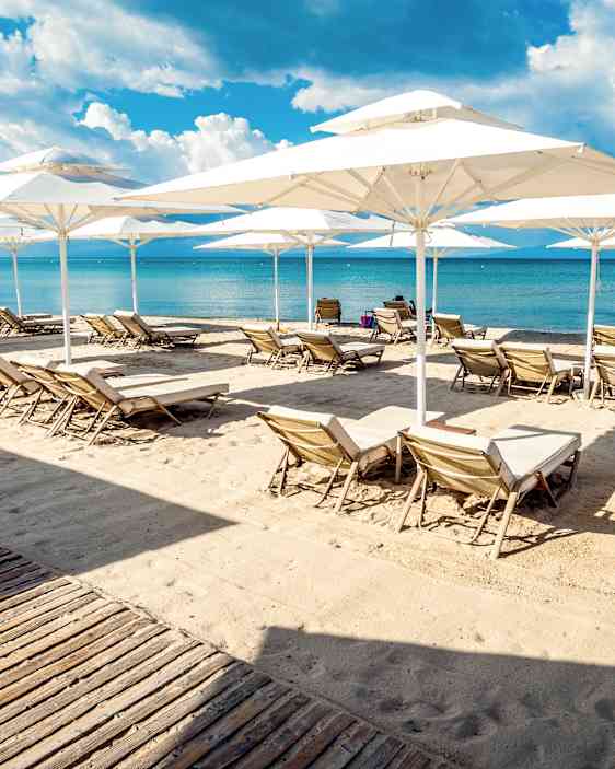 Solstolar på Kassandra-halvön