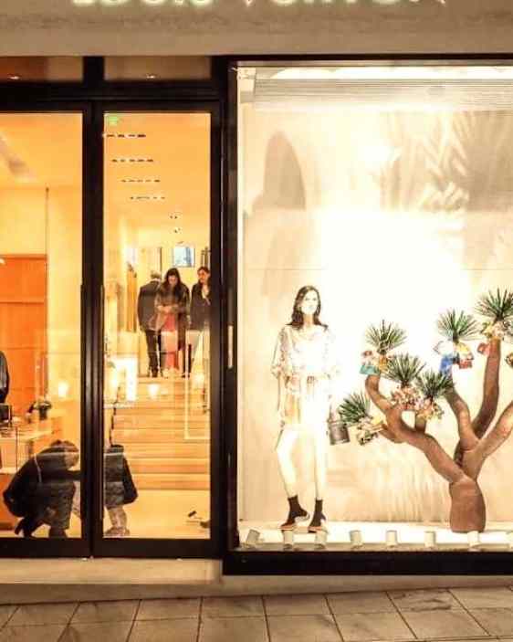 Shopping på Voukou restiou Street