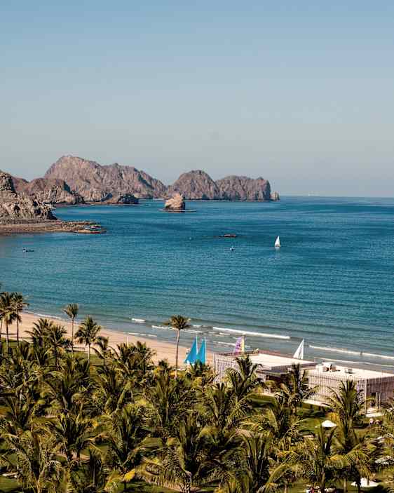 Stranden Al Bustan i Oman