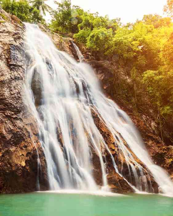Ett vattenfall på Koh Samui