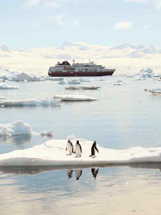 HX Hurtigruten Expeditions