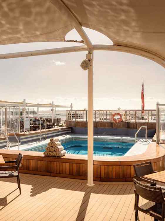 Pooldäck ombord på Cunard