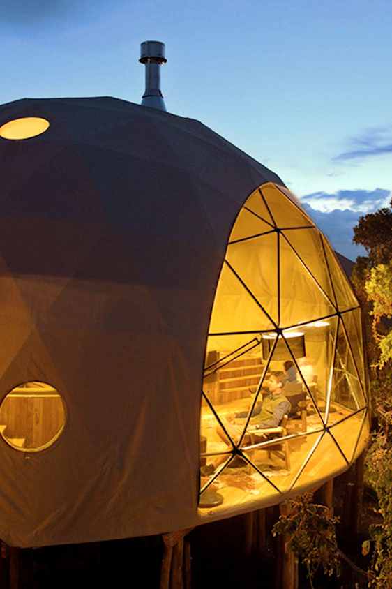 The Highlands Lodge på natten