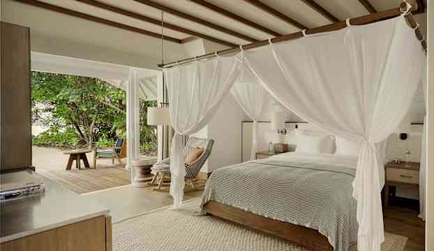 Deluxe Beach Villa Suite with Pool