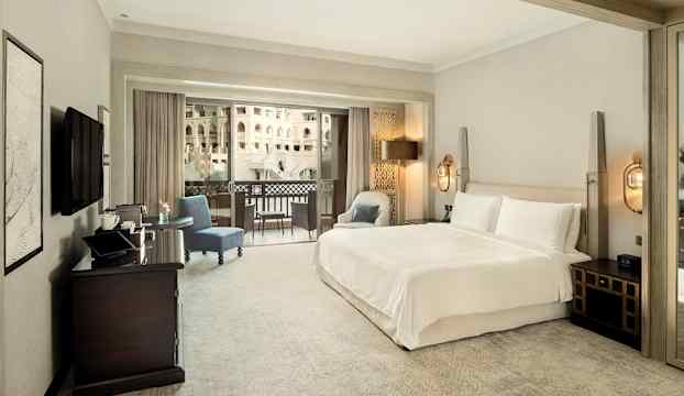 Deluxe Lake View Room och Palace Lake View Room