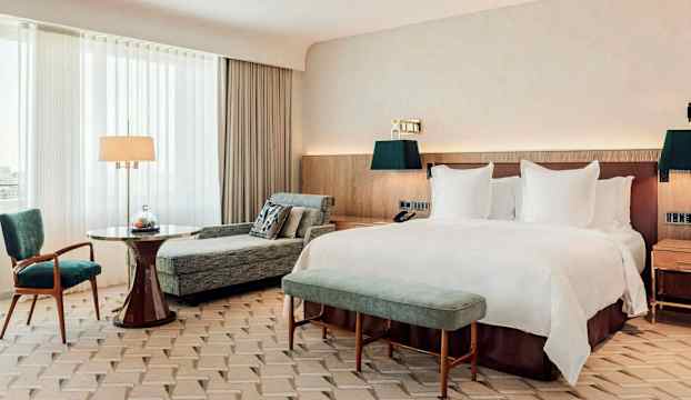 Deluxe One-Bedroom Suite