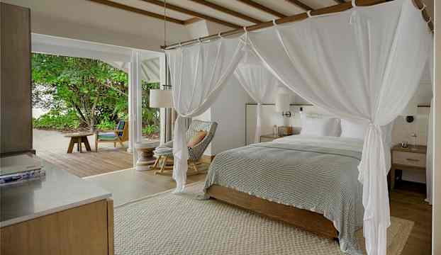 Deluxe Beach Villa Suite with Pool