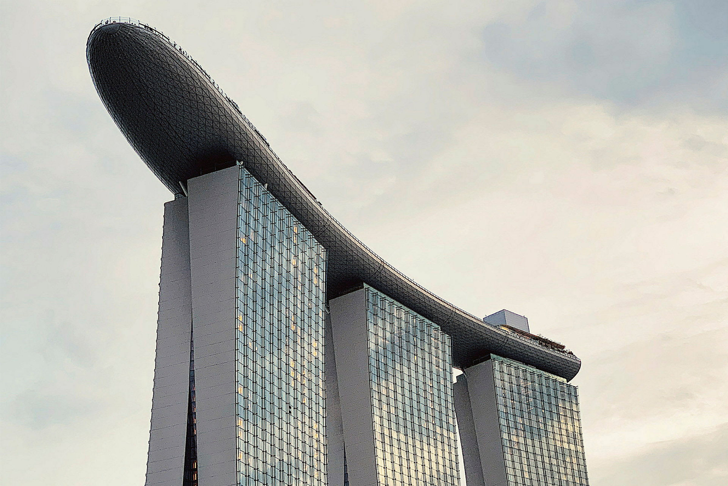 Bild av Marina Bay Sands i Singapore. (AI-genererad text)