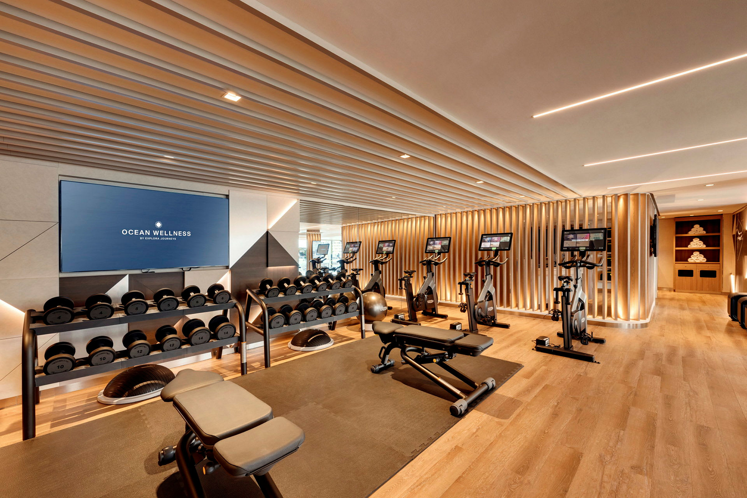 Gym med träningsutrustning och hantlar. (AI-genererad text)