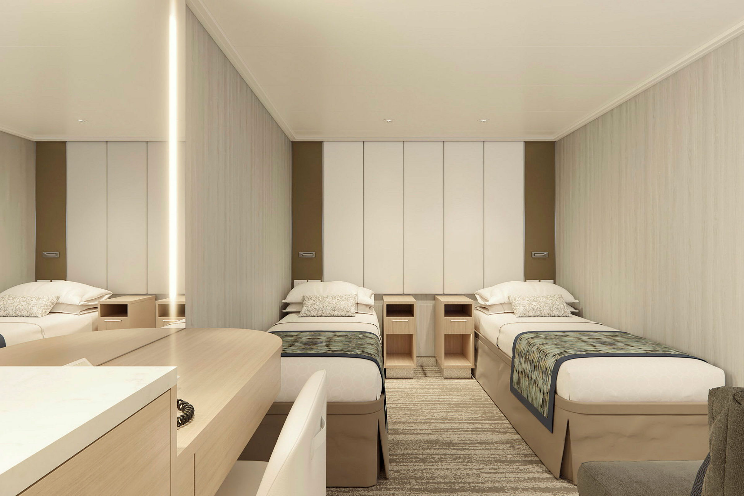 Ett hotellrum med två enkelsängar, en spegel och nattduksbord. (AI-genererad text)