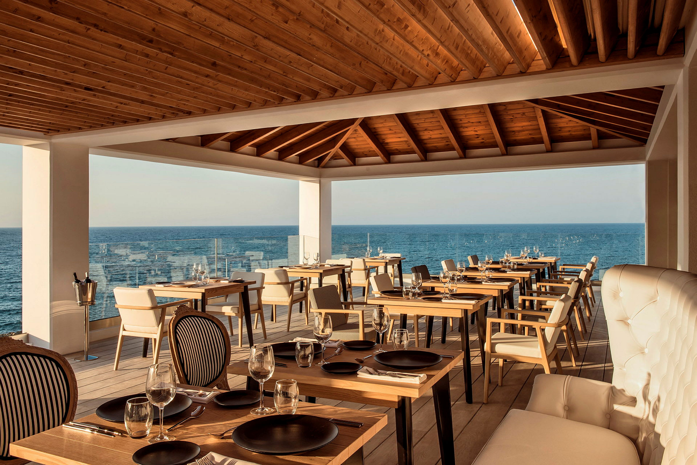 F-Zin Ivy League Restaurant