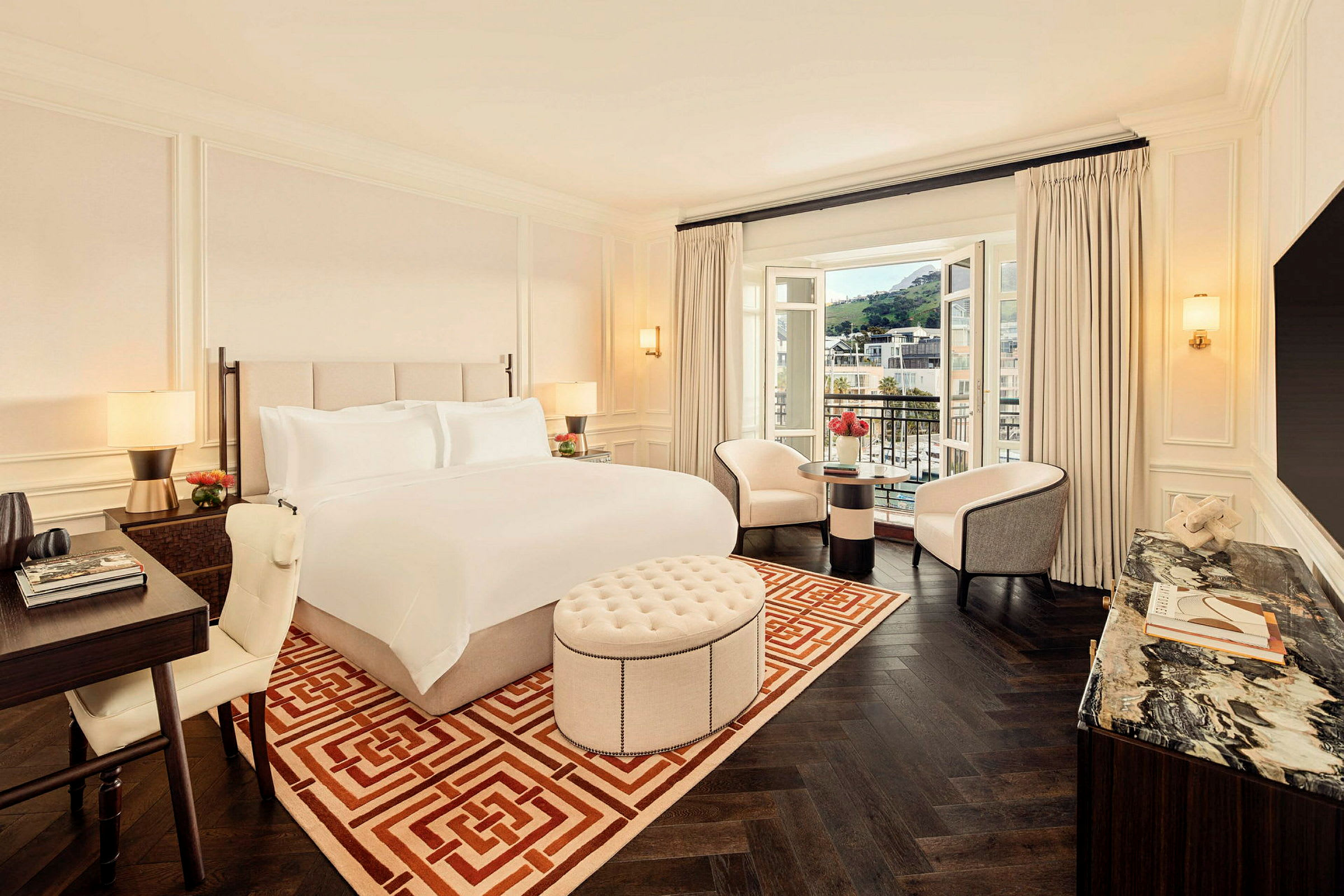 Deluxe Mountain View Room