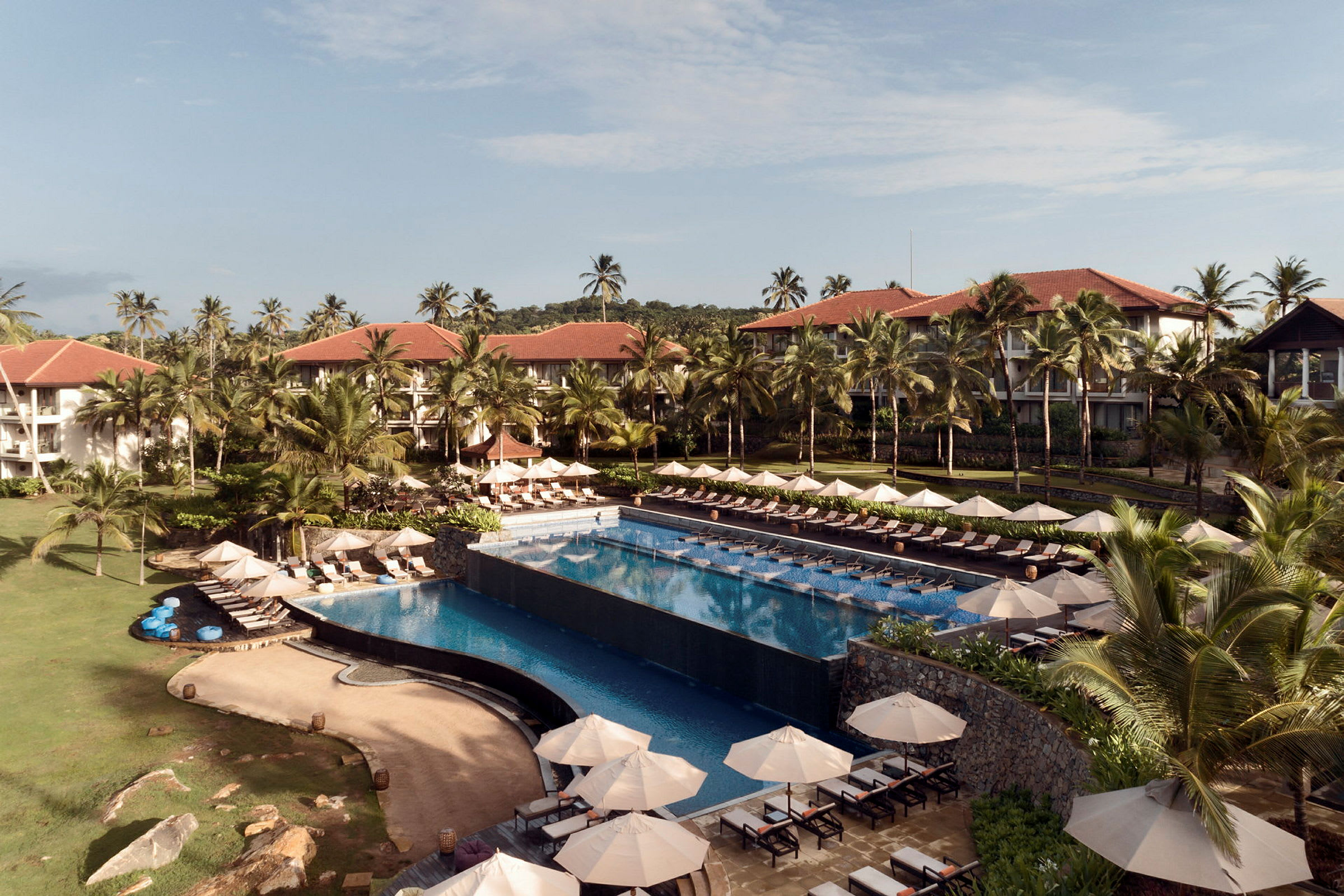 Infinity pool
