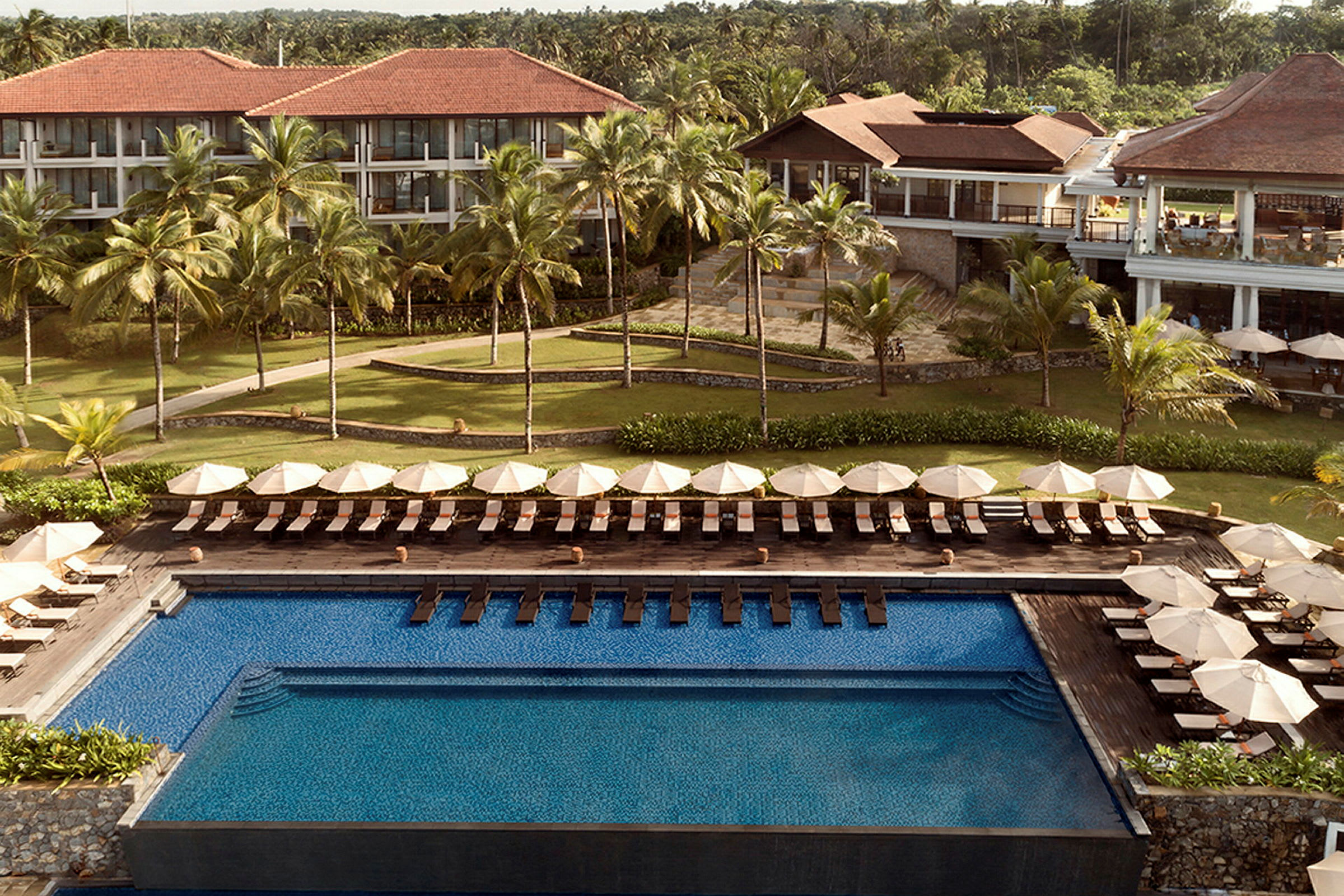 Infinity pool