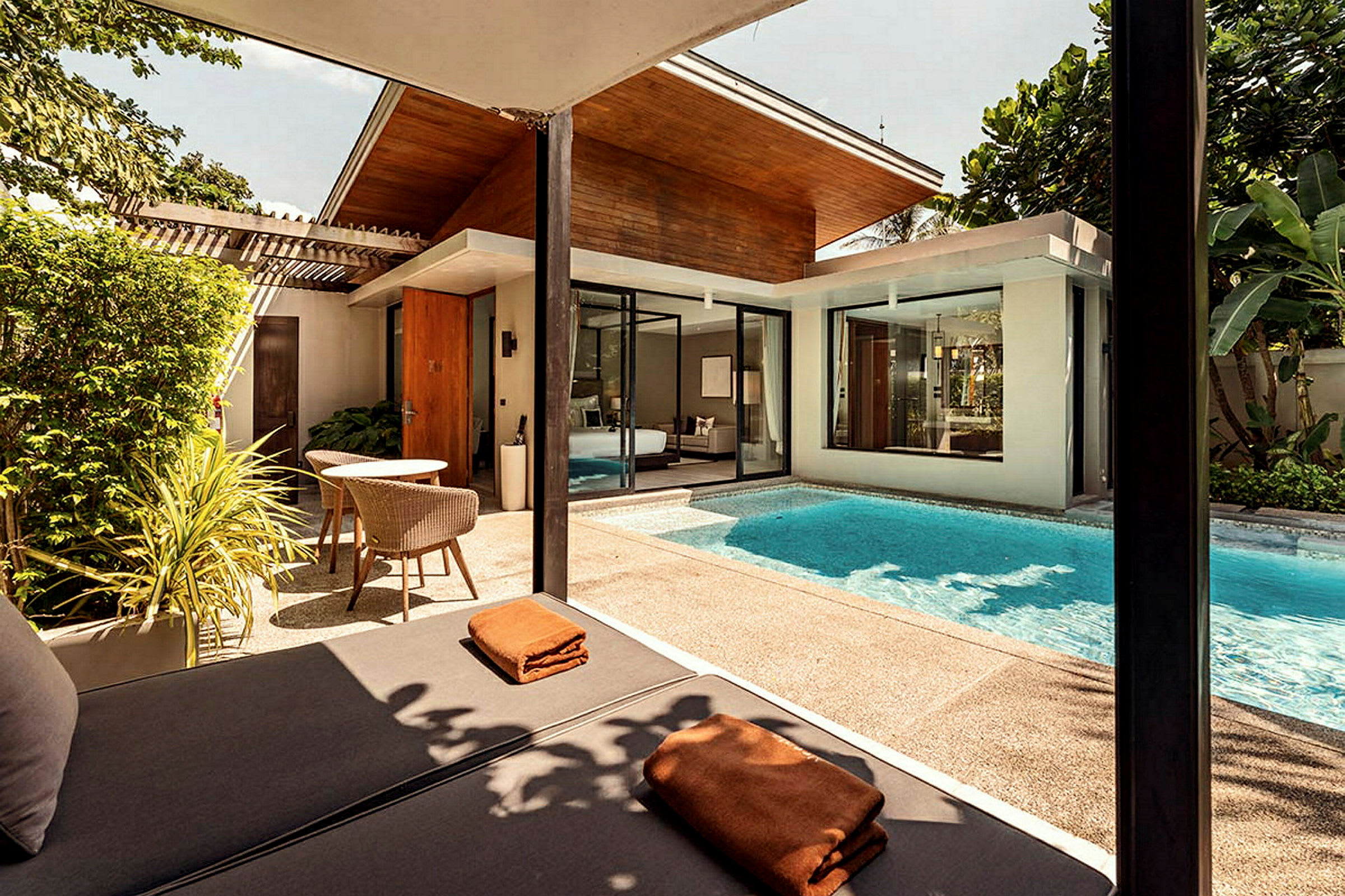 Lyxig villa med privat pool och utomhusområde. (AI-genererad text)
