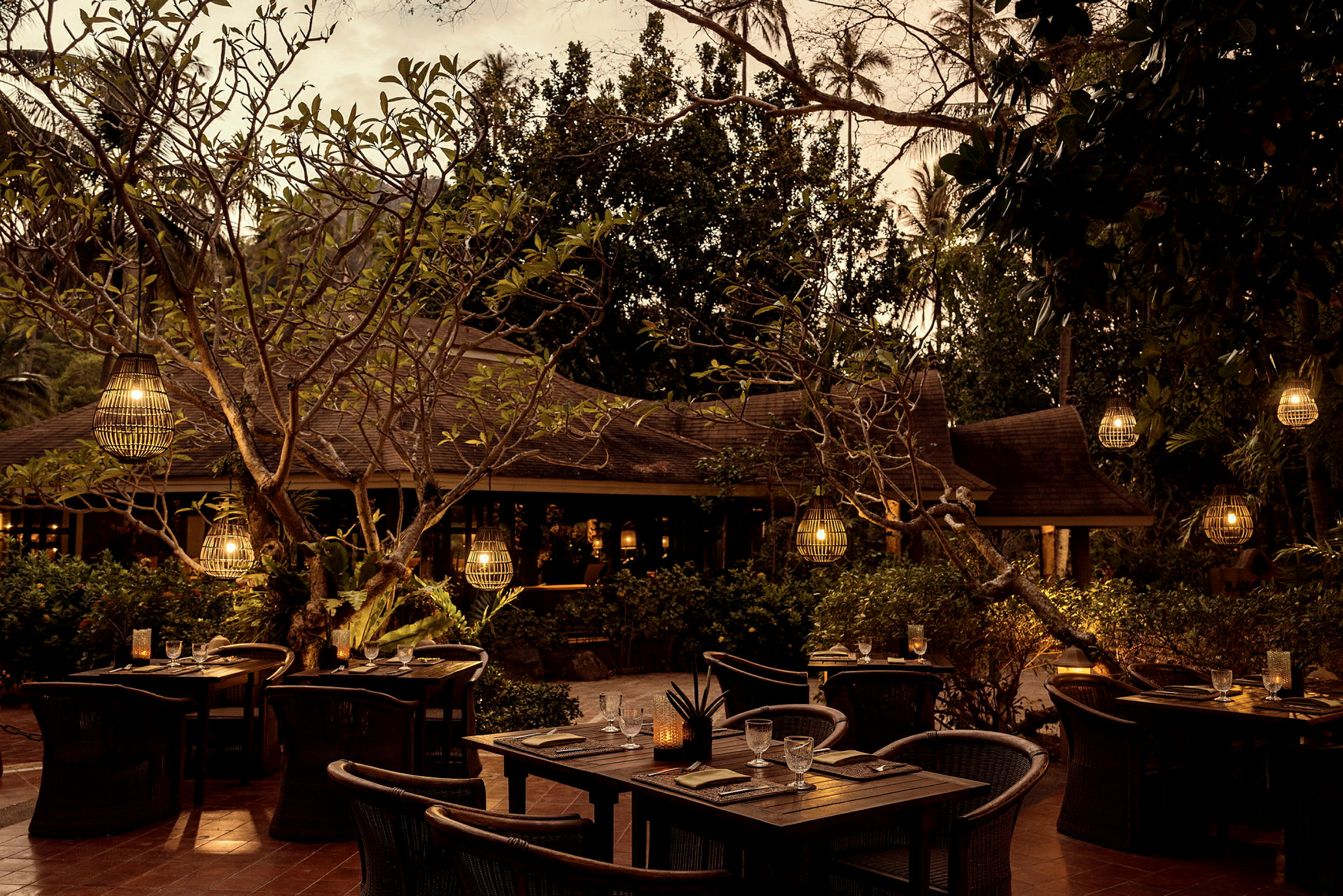 Raya Dining