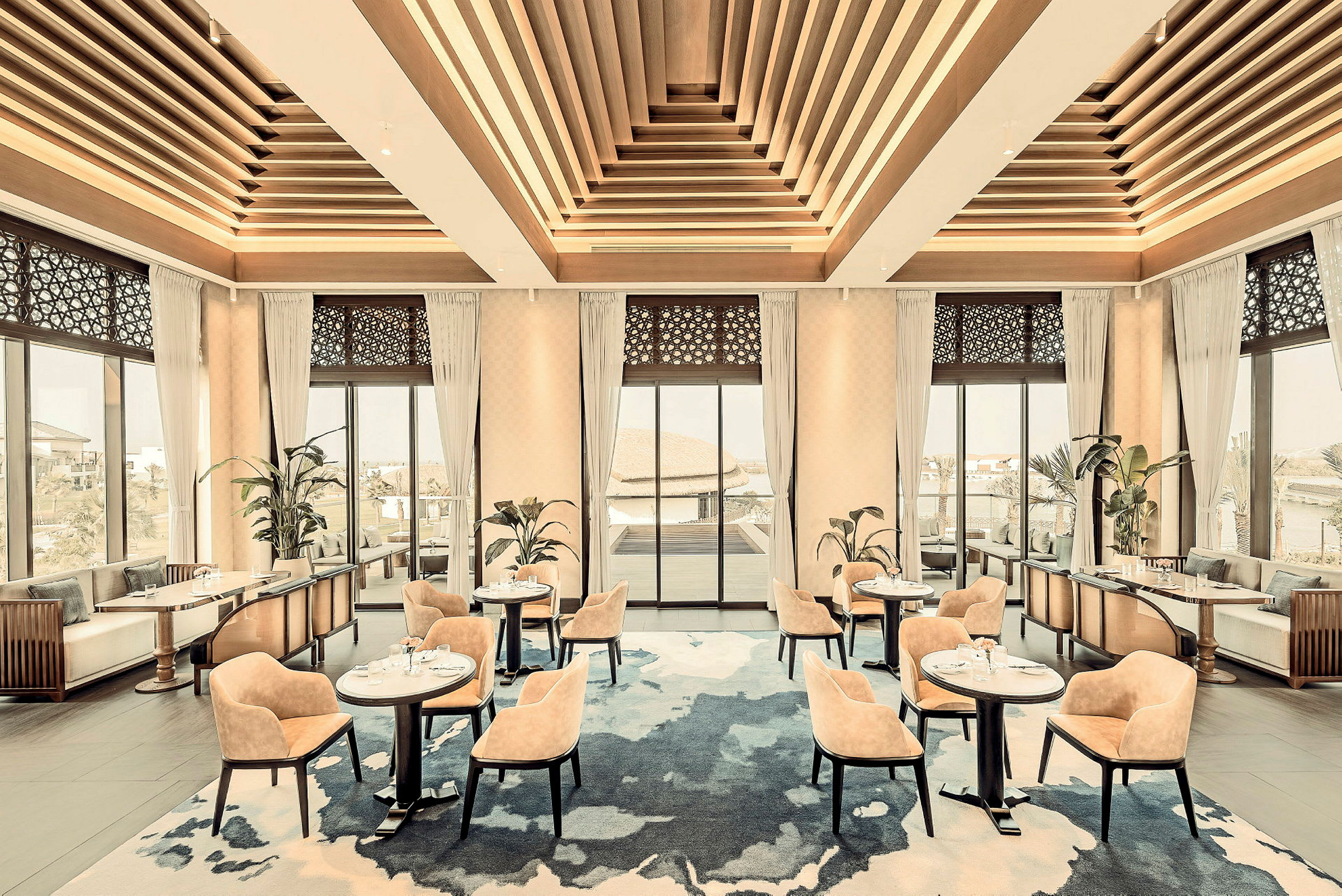Lobby Lounge & Bar