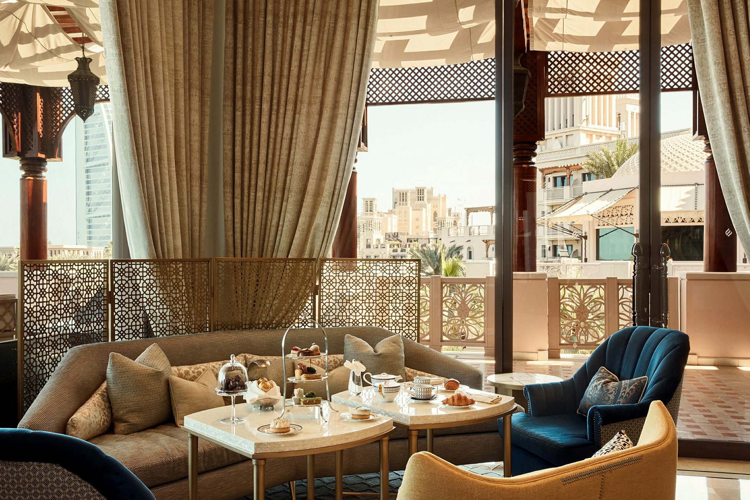 Al Fayrooz Lounge