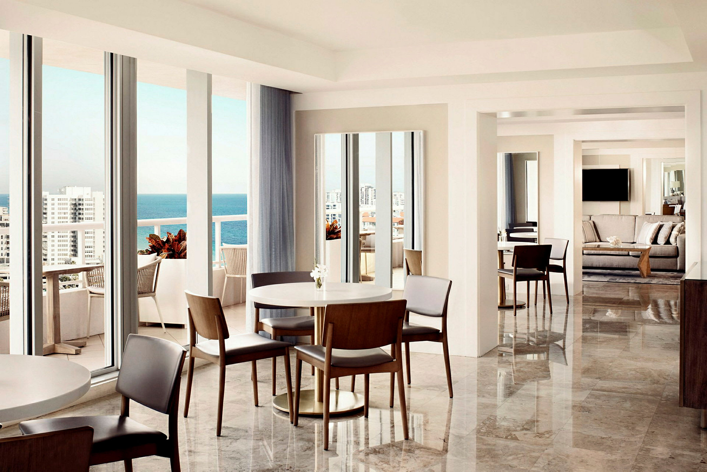 Club Lounge